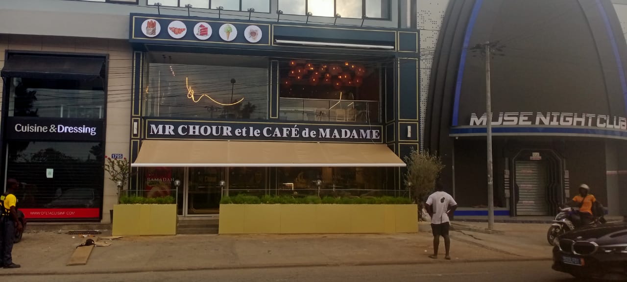 MR Chour et le CAFE de Madame